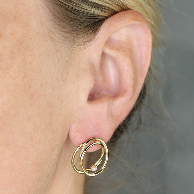 Gold Circles Stud Hoop Earring. - Shralite London