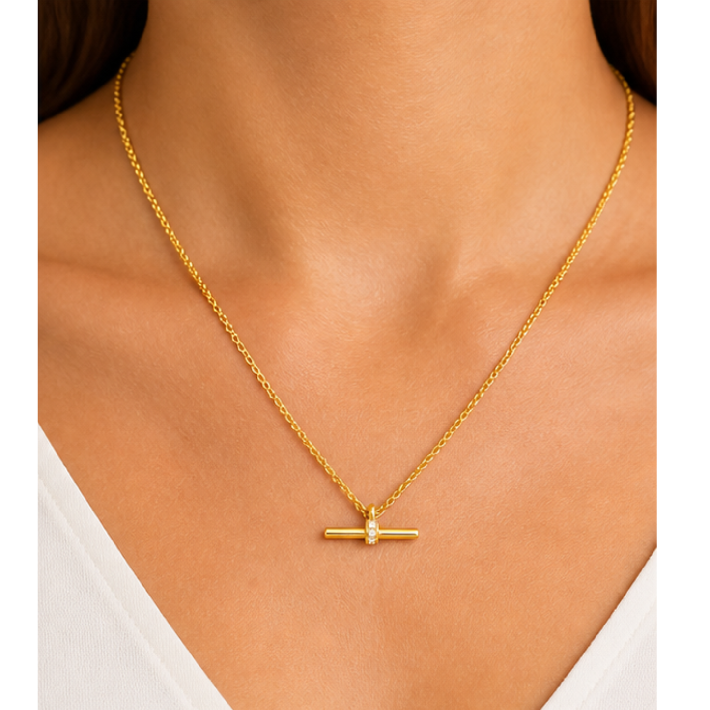 18K Gold Plated T-Bar Pendant Necklace | Shralite London on model